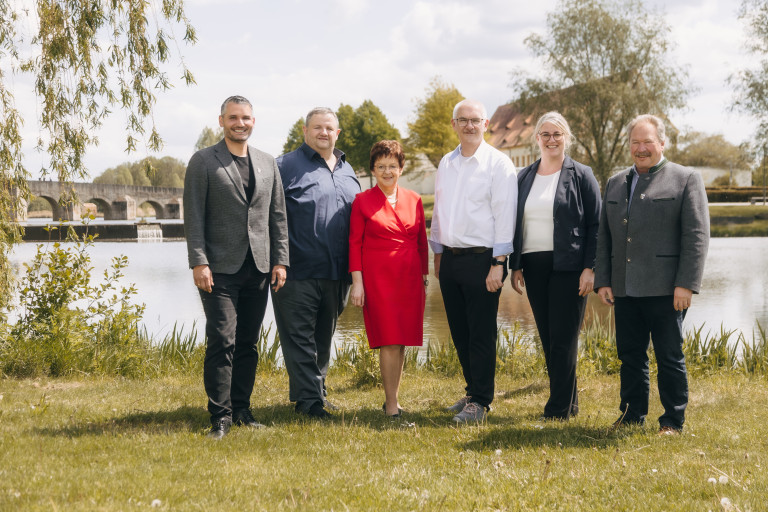 v.l.n.r: Muhammet Dal  (3. Stellvertreter des Landrats, Erbendorf), Helmut Zeitler (Waldsassen), Brigitte Scharf (Erbendorf), Ulrich Roth (Fraktionssprecher, Krummennaab), Petra Thomas (Erbendorf), Johann Brandl (2. Bürgermeister von Mitterteich)