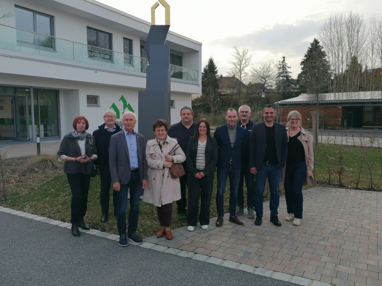Besuch bei der KEWOG in Tirschenreuth - SPD Tirschenreuth Kreistagsfraktion "alt und neu", als Gast: Fraktionsbeirat Gottfried Beer mit KEWOG Geschäftsfürhern Marion Scharnagl-Neid und Rainer Hecht